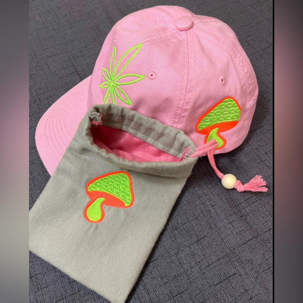 Pink hat - Picture 4 of 5